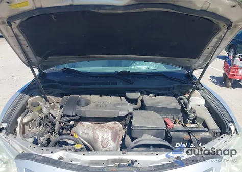 2011 Toyota Camry z USA, uszkodzony, nr VIN 4T4BF3EK4BR095128